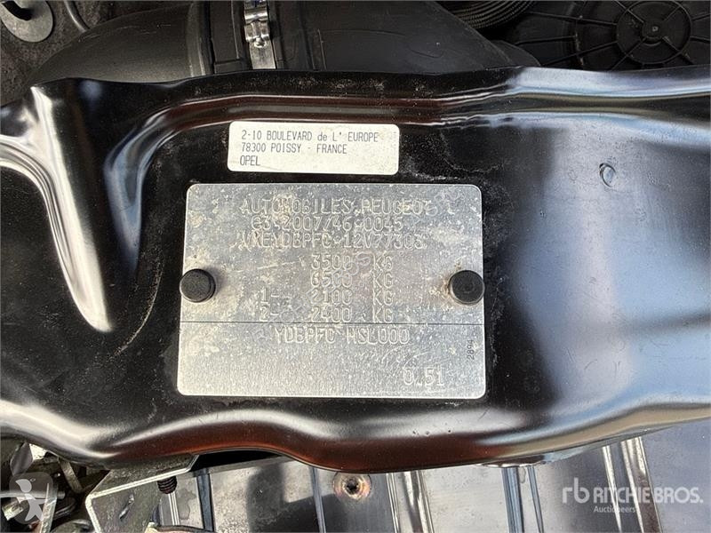 Véhicule utilitaire Opel 2.2
