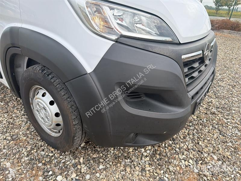 Véhicule utilitaire Opel 2.2