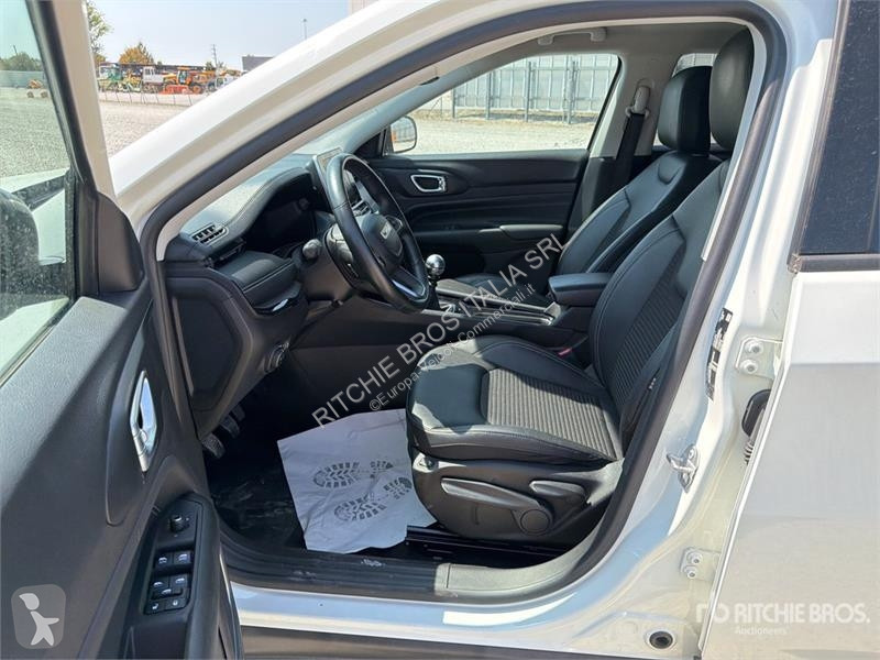 Лекотоварен автомобил Jeep 1.3