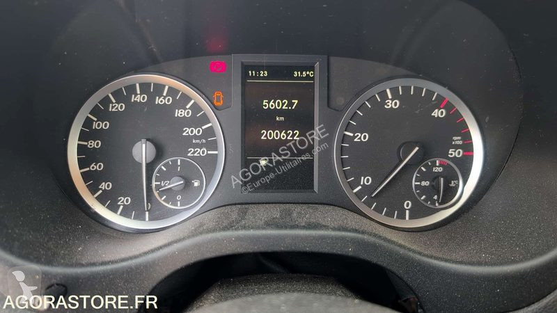 Véhicule utilitaire Mercedes VITO