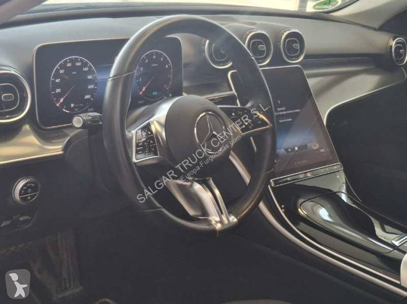 Комерційні автомобілі Mercedes 200
