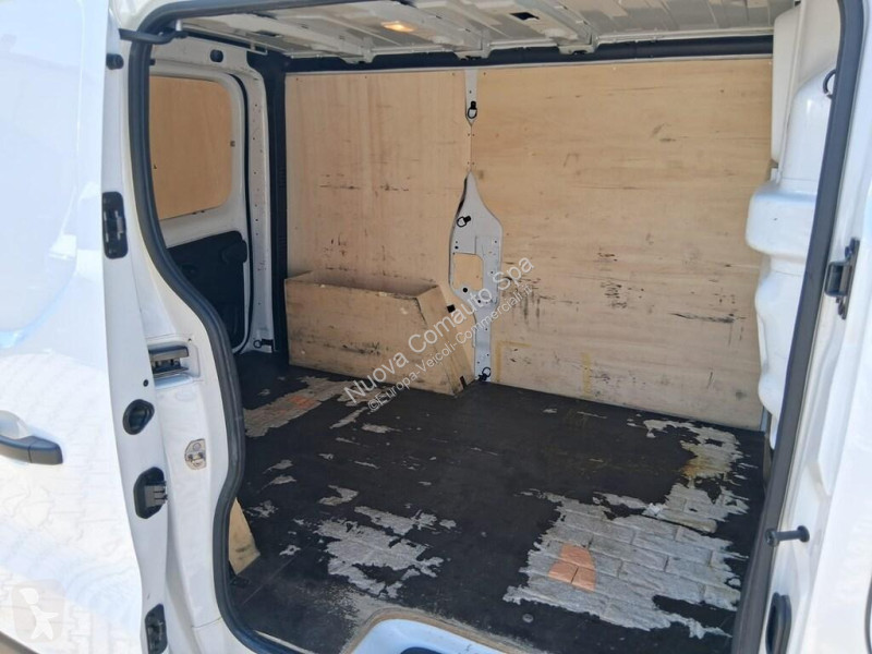 Лекотоварен автомобил Renault IV