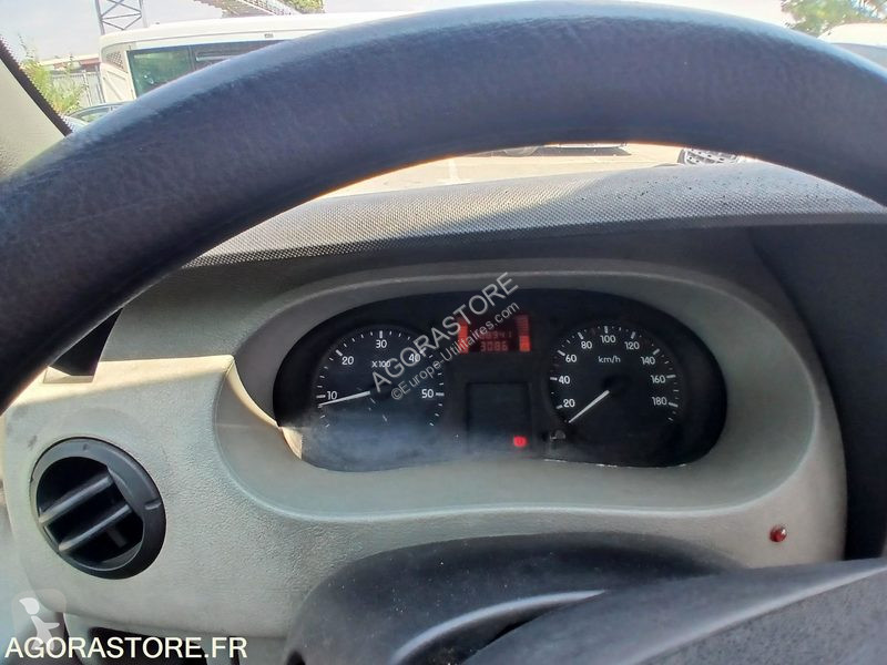 Комерційні автомобілі Renault MASTER