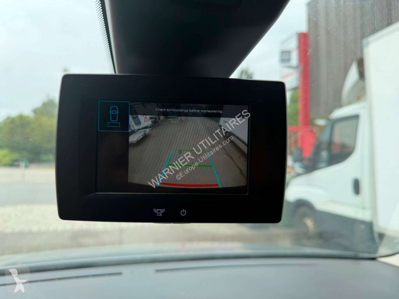 Коммерческий автомобиль