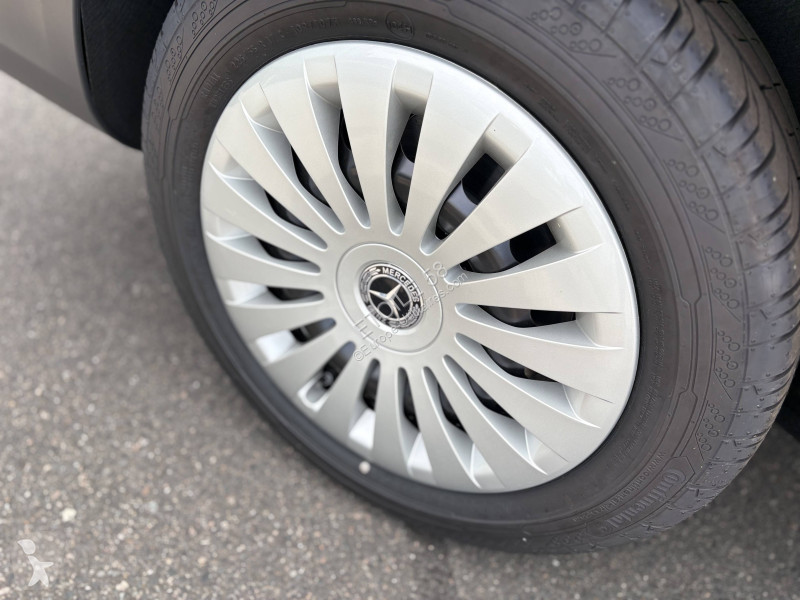 Комерційні автомобілі Mercedes VITO FOURGON 119...