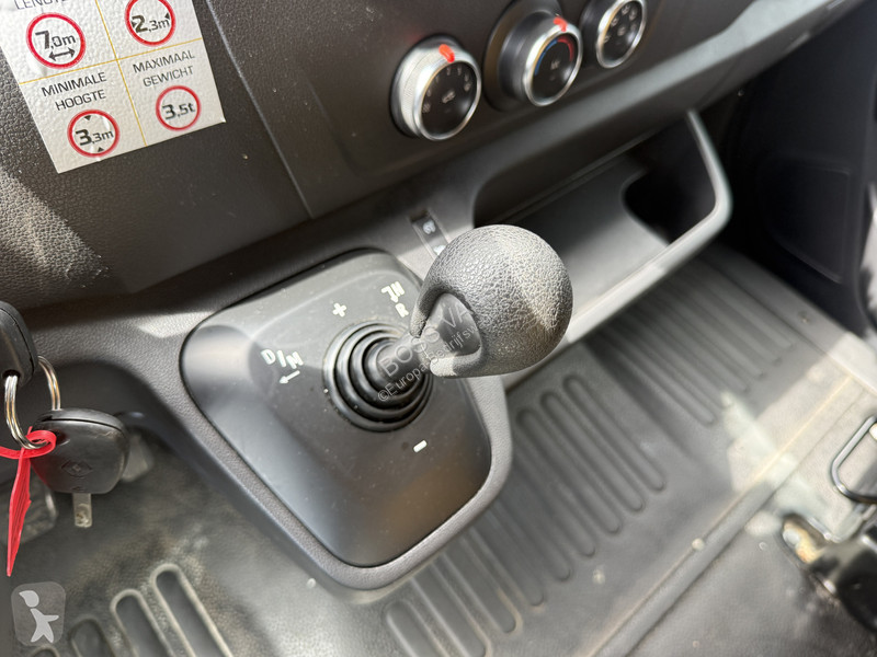 Лекотоварен автомобил Renault Plancher T35 2.3...