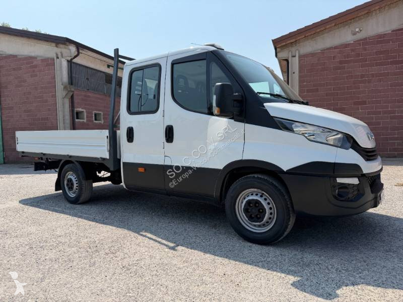 Лекотоварен автомобил Iveco 35S12