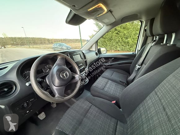 Véhicule utilitaire Mercedes VITO