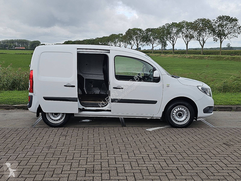 Furgoneta Mercedes 112 benzine ac