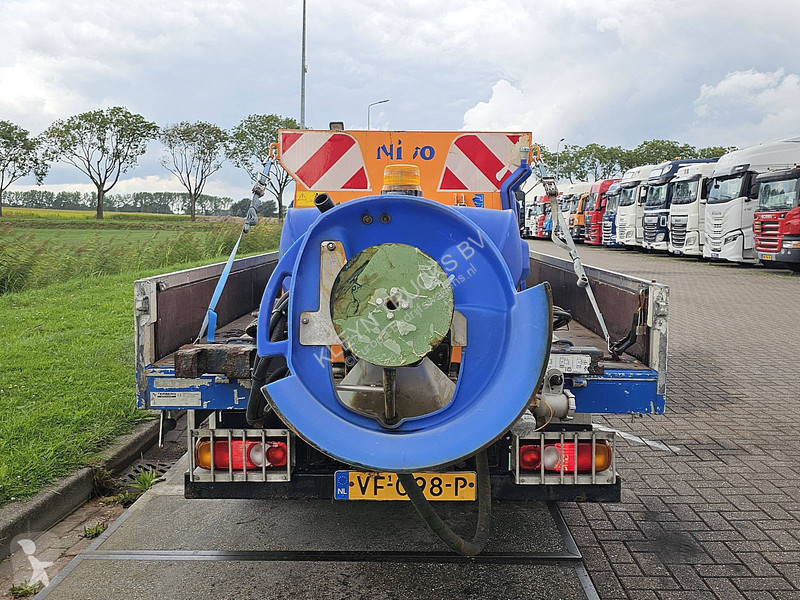 Furgoneta Fuso 3S13 NIDO zoutstrooier