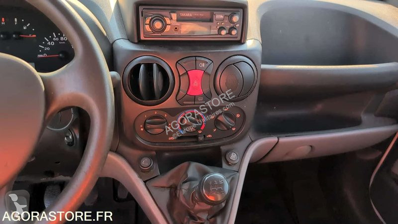 Лекотоварен автомобил Fiat DOBLO