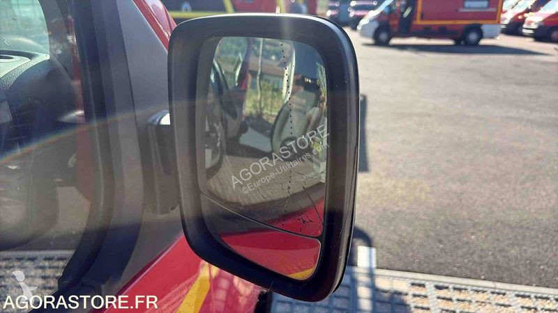 Лекотоварен автомобил Renault TRAFIC