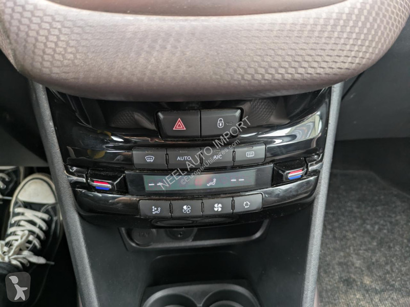 Лекотоварен автомобил Peugeot