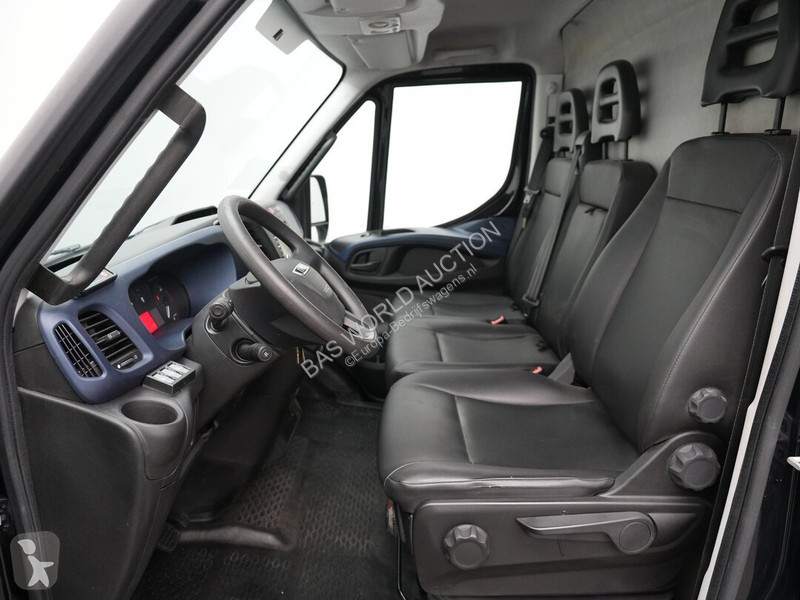 Bedrijfswagen Iveco 35S18