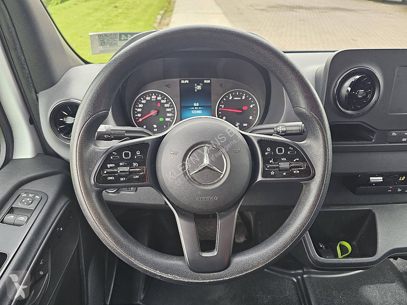Bedrijfswagen Mercedes 317 L2H2 Automaat AC