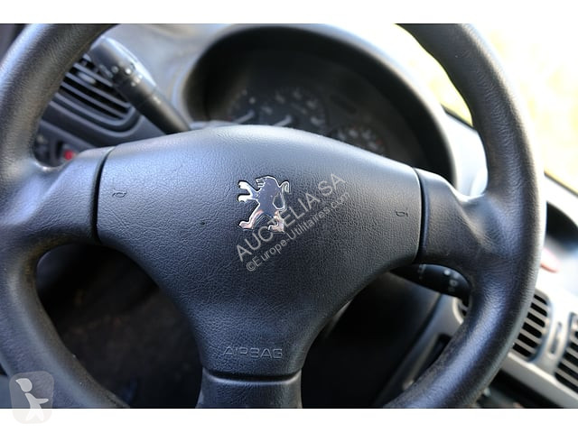 Коммерческий автомобиль Peugeot 208