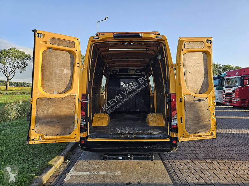 Veículo utilitário Iveco 35C16 DL AUT. L2H2