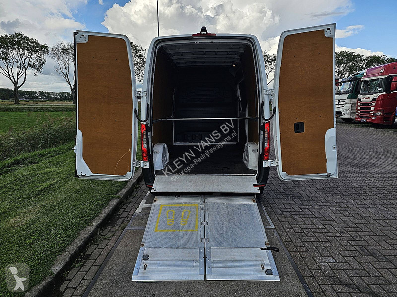 Furgoneta Mercedes 315 ac aut laadklep EUR6
