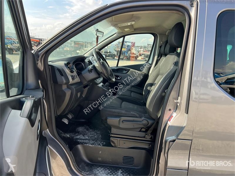Veículo utilitário Renault 9 Passenger Van