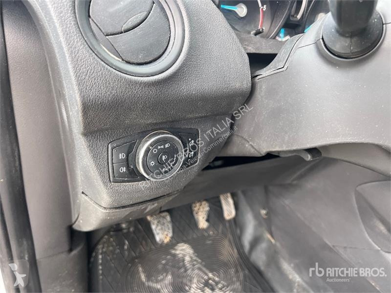 Veículo utilitário Ford Courier Cargo Van