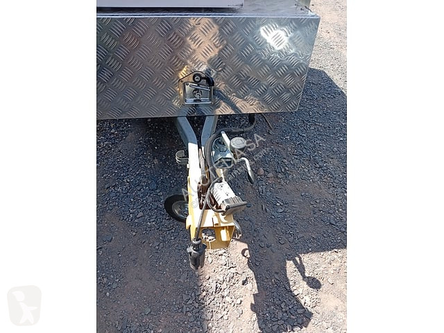 Véhicule utilitaire  M606