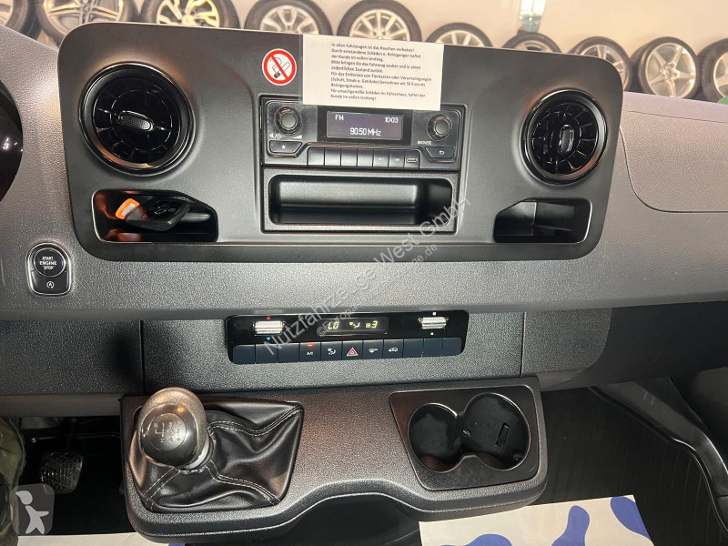 Užitkové vozidlo Mercedes 211/311...