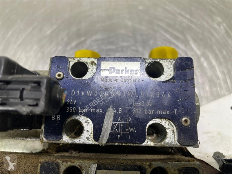 Véhicule utilitaire Parker D1FBE01HC0NMW011X944...