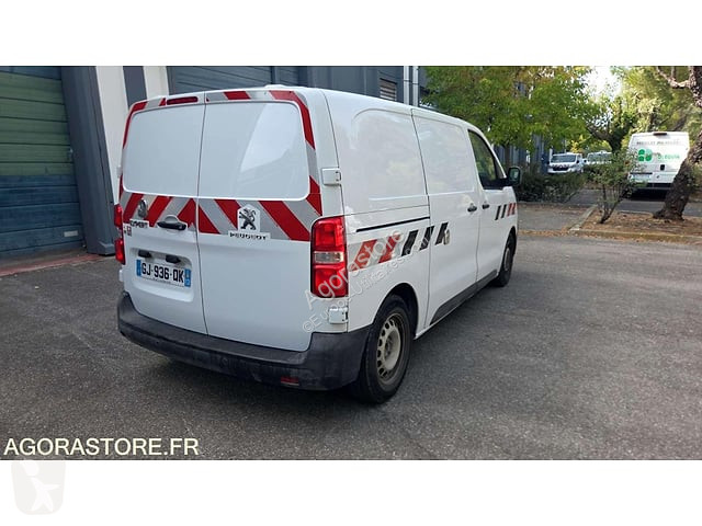 Коммерческий автомобиль