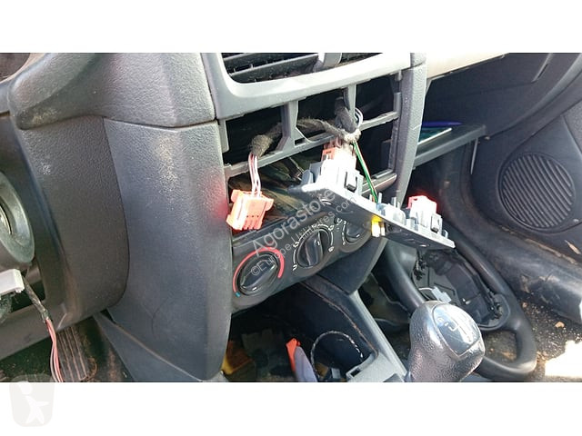 Коммерческий автомобиль Renault CLIO