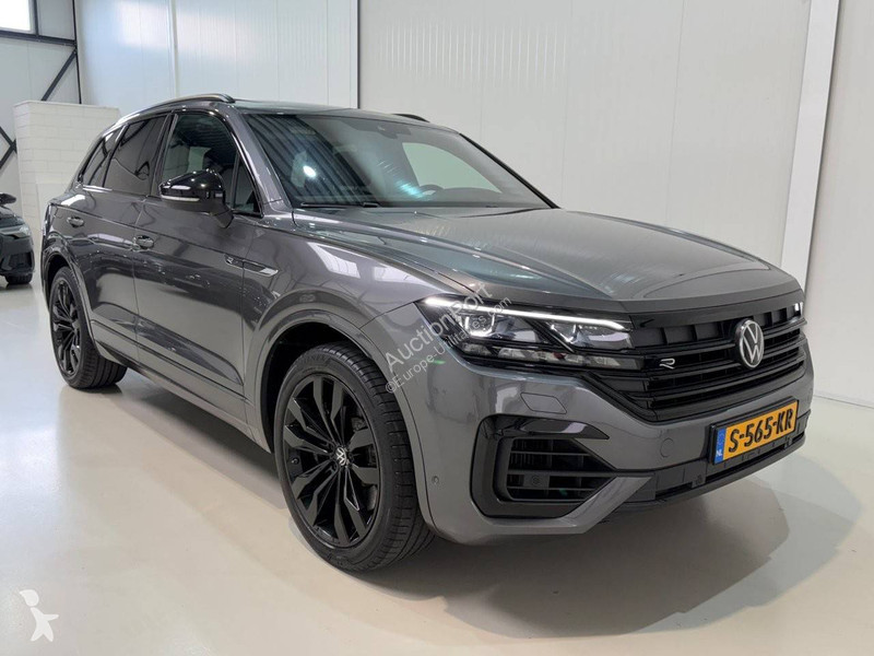 Volkswagen R van
