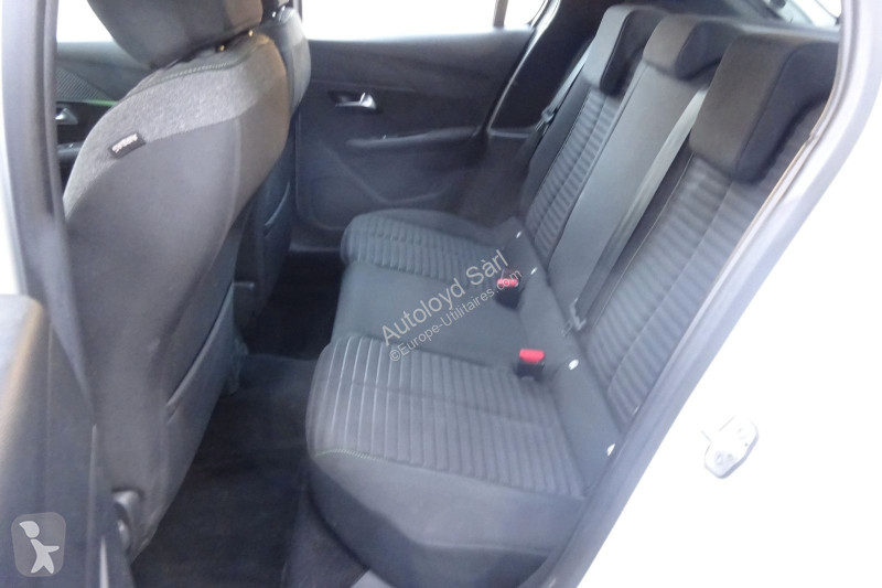 Коммерческий автомобиль Peugeot 1,2 HYBRID 100 BVA