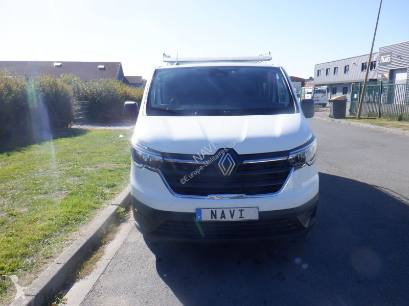Коммерческий автомобиль Renault TRAFIC III FG...