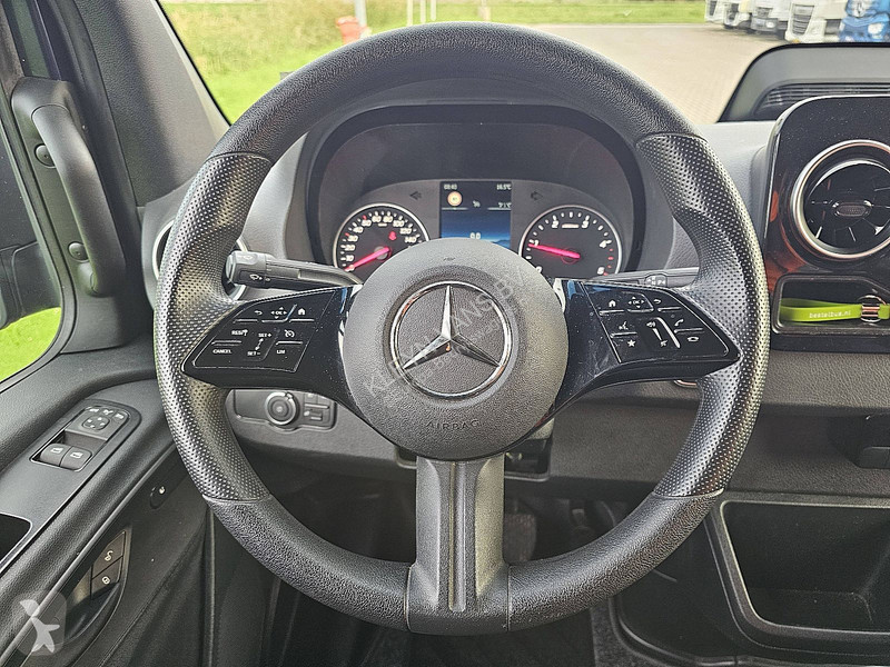 Autoutilitară Mercedes 317 L2H2 LED Mbux10 AC