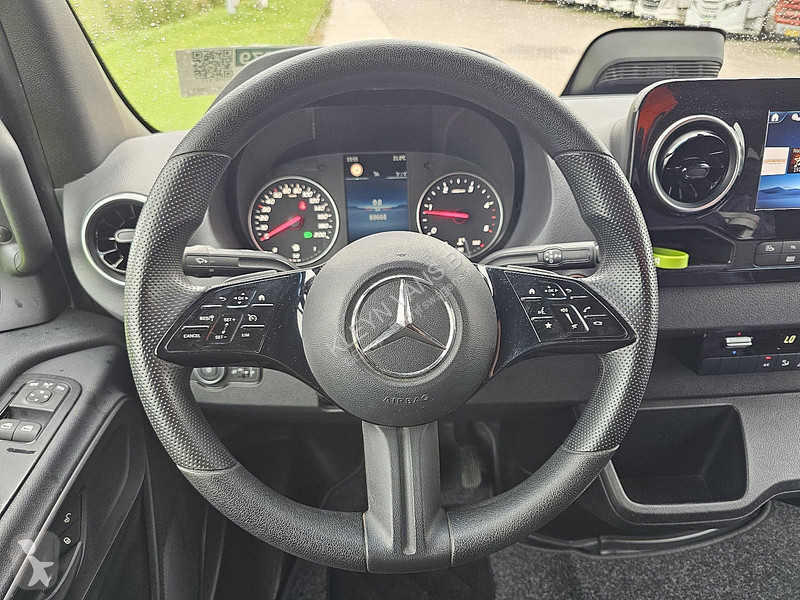 Autoutilitară Mercedes 317 L3H2 Automaat MBUX10