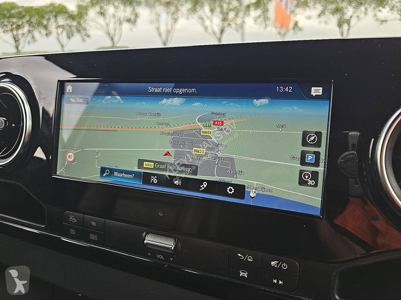 Autoutilitară Mercedes 317 L2H2 LED 3.5t-Trekh