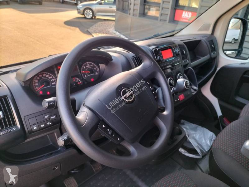 Véhicule utilitaire Opel 3.5 L3H2 2.2 140CH...