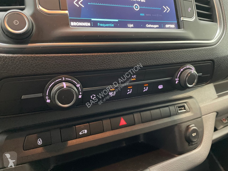 عربة نفعية Peugeot 1.5 BlueHDI 100 Compact Premium