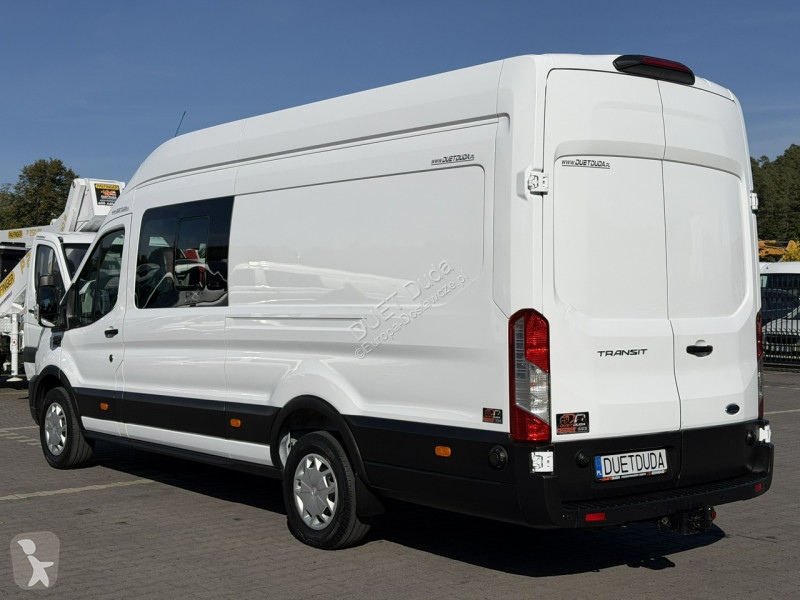 Samochód dostawczy Ford