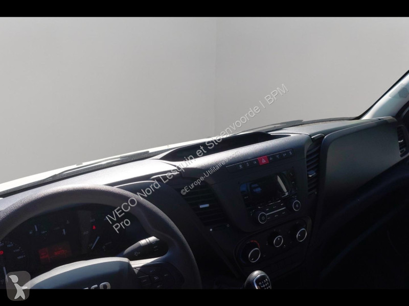 عربة نفعية Iveco CCb 35C16H empattement 4100...