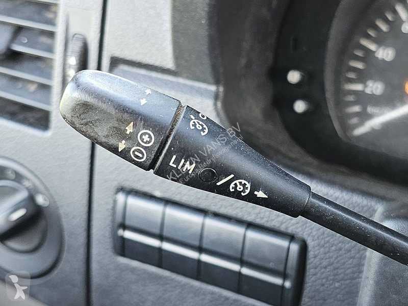 عربة نفعية Mercedes 213