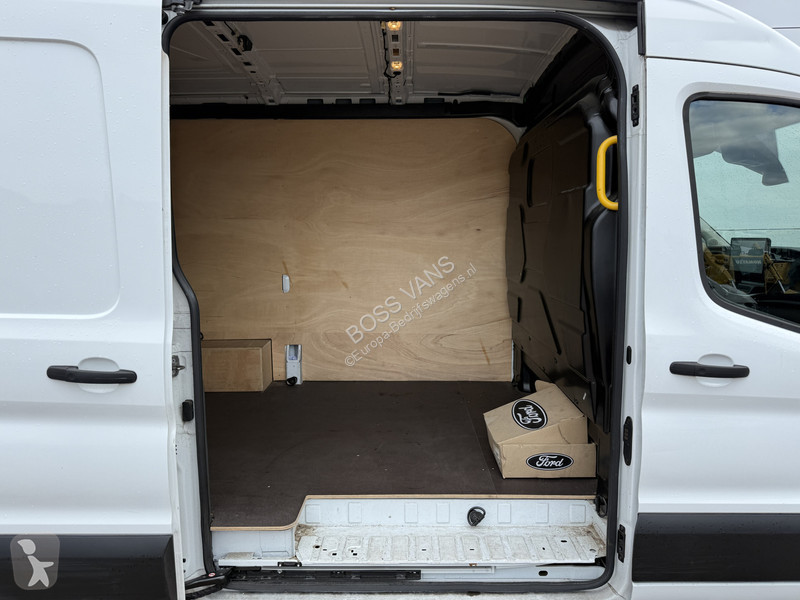 Samochód dostawczy Ford 68kWh 184PK L2H2 317km...