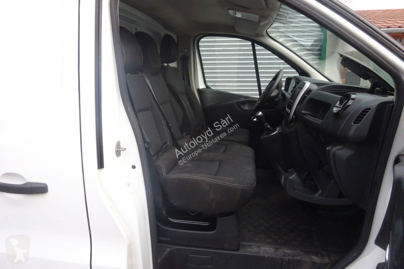 Véhicule utilitaire Renault TRAFIC 2,0 DCI 120