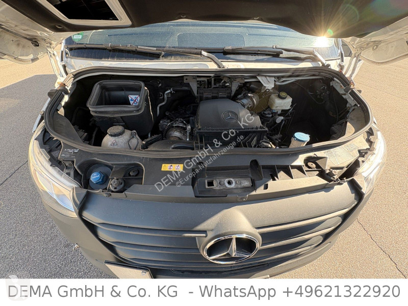 Véhicule utilitaire Mercedes...
