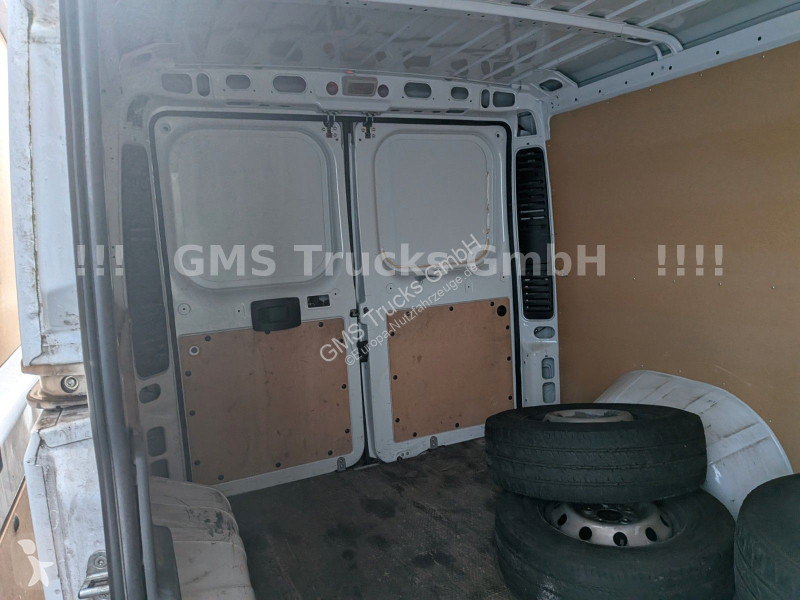 Véhicule utilitaire Fiat Multijet 130 / Nur...