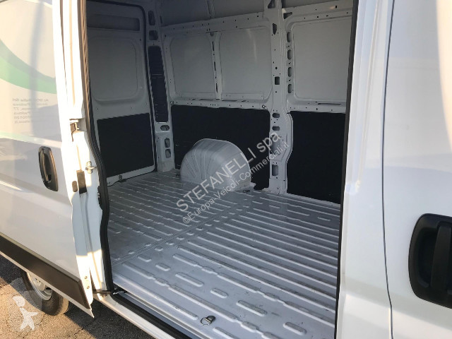 Véhicule utilitaire Fiat Ducato 33 MH2 2.2 mjt3...