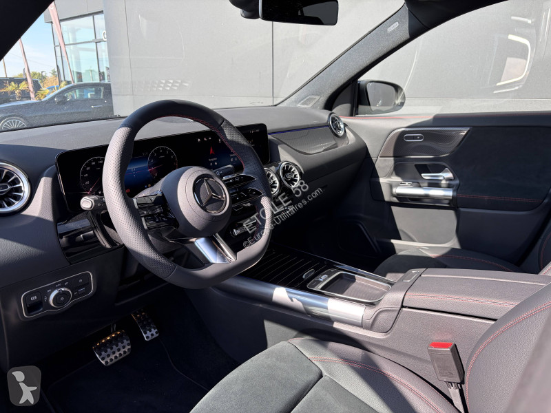 Véhicule utilitaire Mercedes GLA 180 7G-DCT