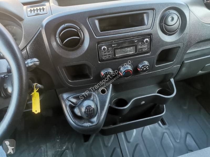 Véhicule utilitaire Renault 2.3 DCI 125