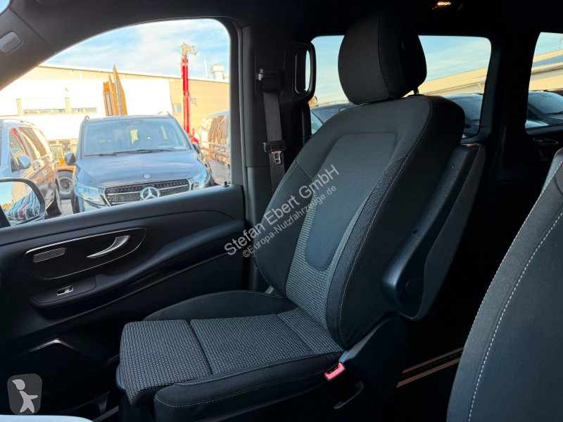 Véhicule utilitaire Mercedes V 300 d 4MATIC...