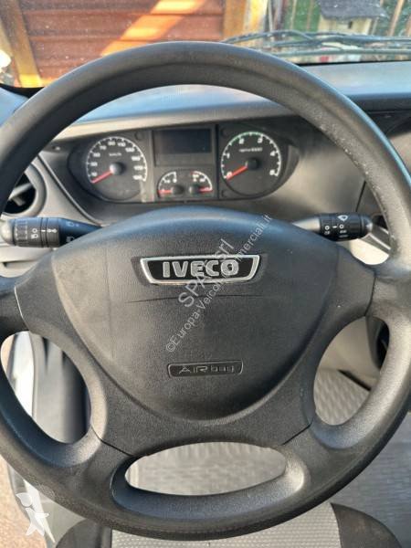 Véhicule utilitaire Iveco 35C13
