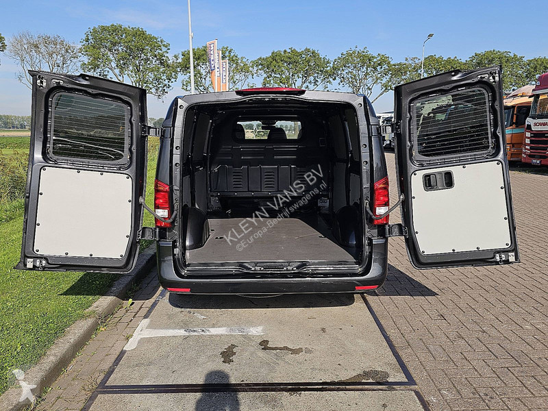 Véhicule utilitaire Mercedes L2 Bumpers-Kleur...